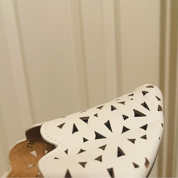 🎂Cute &Comfy Union Bay Leather White Cutout Scalloped Edge D’Orsay Style Flats! - Picture 14 of 14